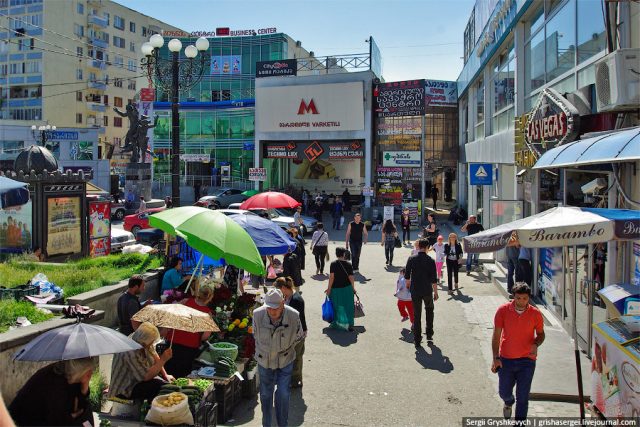 В Тбилиси с 10 августа появятся специальные места для уличных торговцев