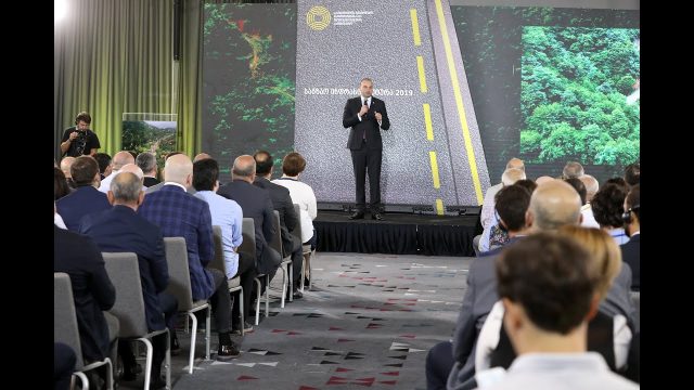 Мамука Бахтадзе: в Грузии строят дороги там, где их еще никогда не было