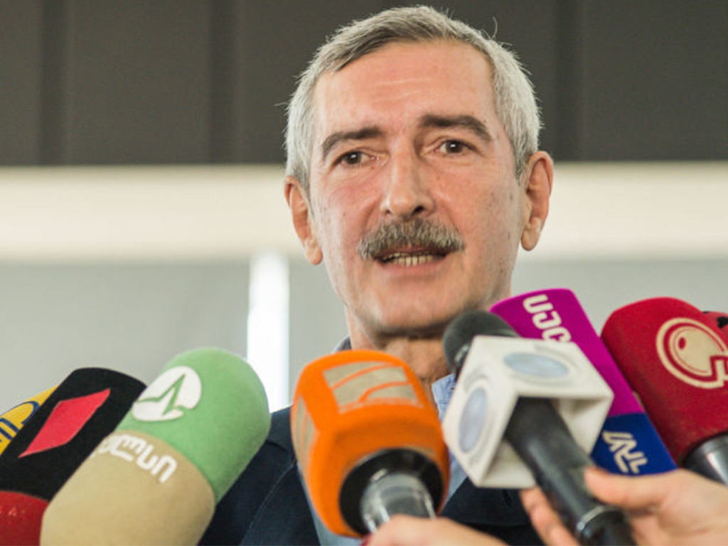 В начале учебного года администрации школ будут требовать от родителей справку об истории прививок ребенка