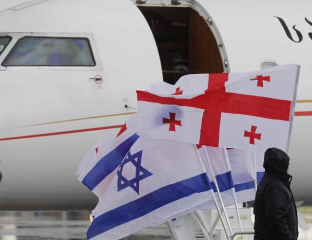 Президент Грузии прибыла в Израиль для участия во Всемирном форуме памяти жертв Холокоста