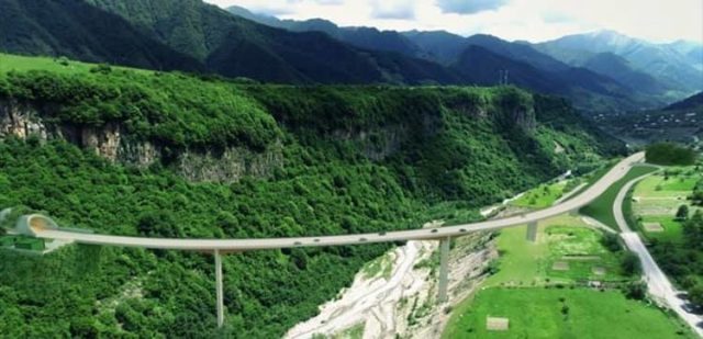 Власти Грузии проложат новую дорогу, ведущую в Россию