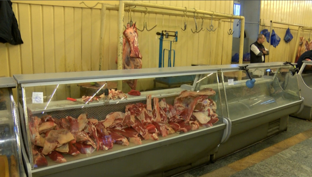 В Тбилиси на Дезертирском рынке проверили объекты продажи мяса