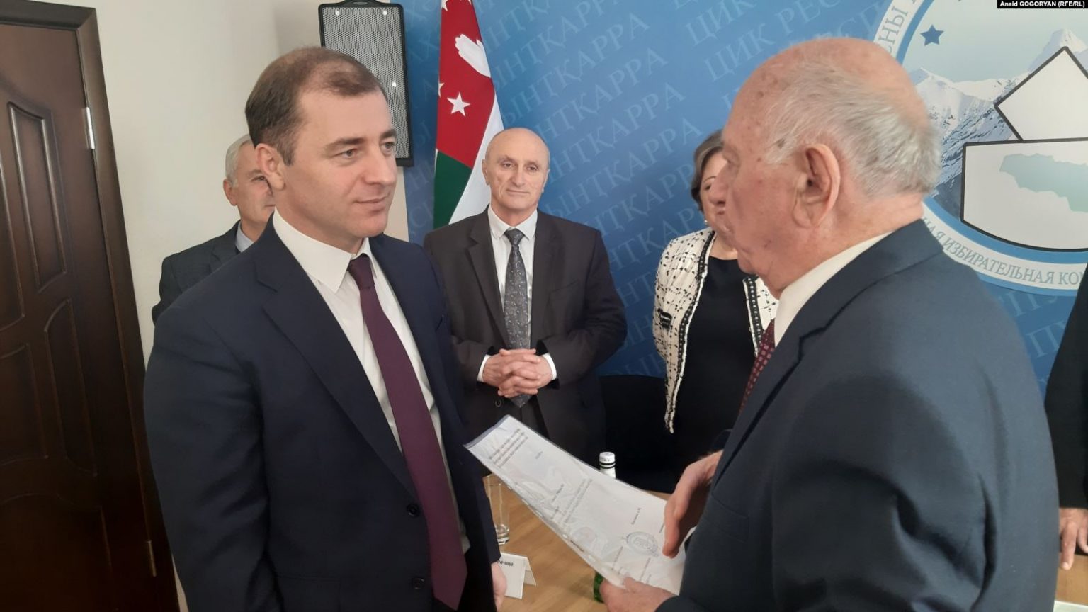 Адгур Ардзинба: «Никакого диалога с Грузией, это наш враг»