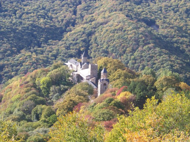 На территории Марткопского монастыря убит мужчина