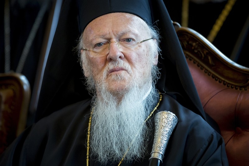 Вселенский патриарх Варфоломей Вселенский призвал прекратить все церковные службы