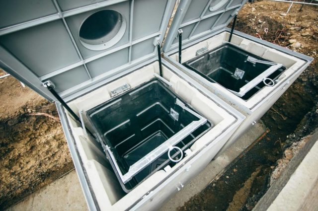 В Тбилиси на проспекте Чавчавадзе устанавливаются подземные мусорные контейнеры