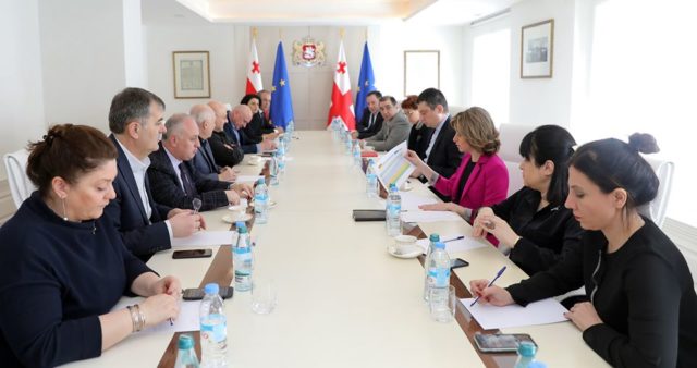 В Грузии ужесточили правила транзита в связи с угрозой коронавируса