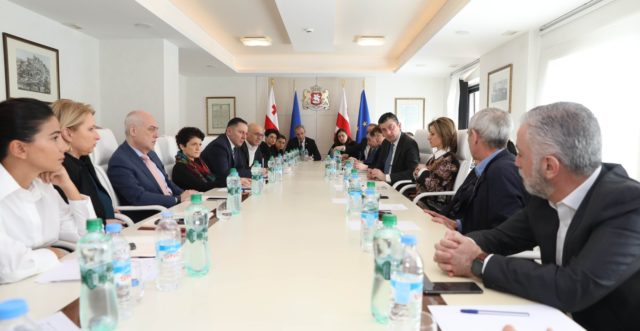 В Грузии каникулы во всех учебных заведениях продлили до 1 апреля