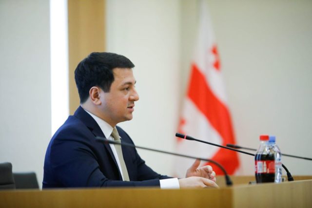 Спикер парламента Грузии не исключает, что с мая можно будет поэтапно снимать ограничения