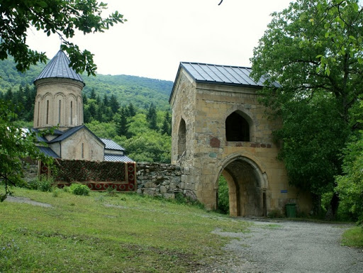 Настоятель монастыря Кинцвиси задержан по обвинению в попытке убийства