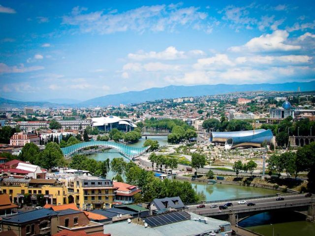 Парламент Грузии утвердил обновленный закон о туризме