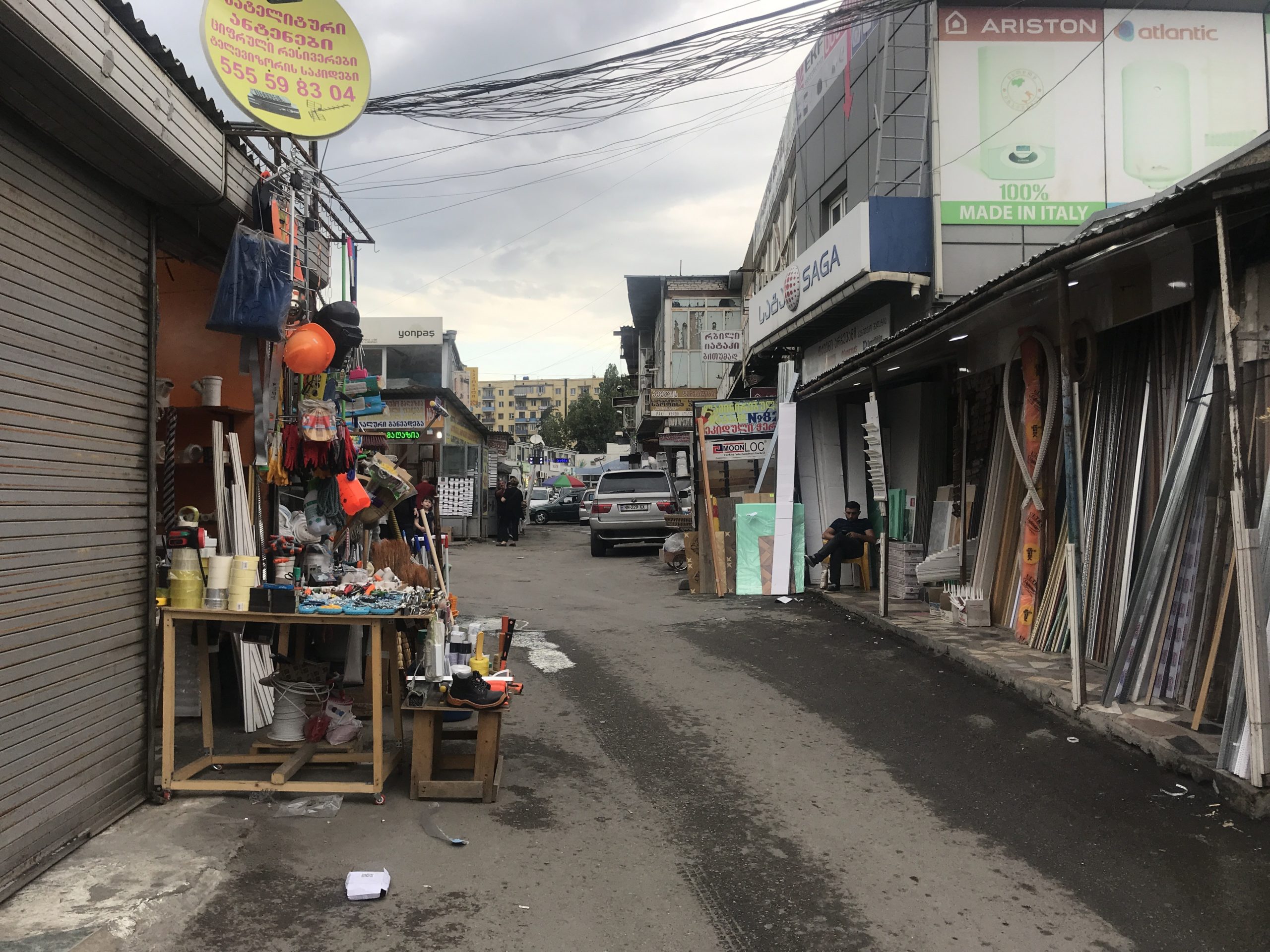 Рынок Элиава не перенесут на окраину Тбилиси