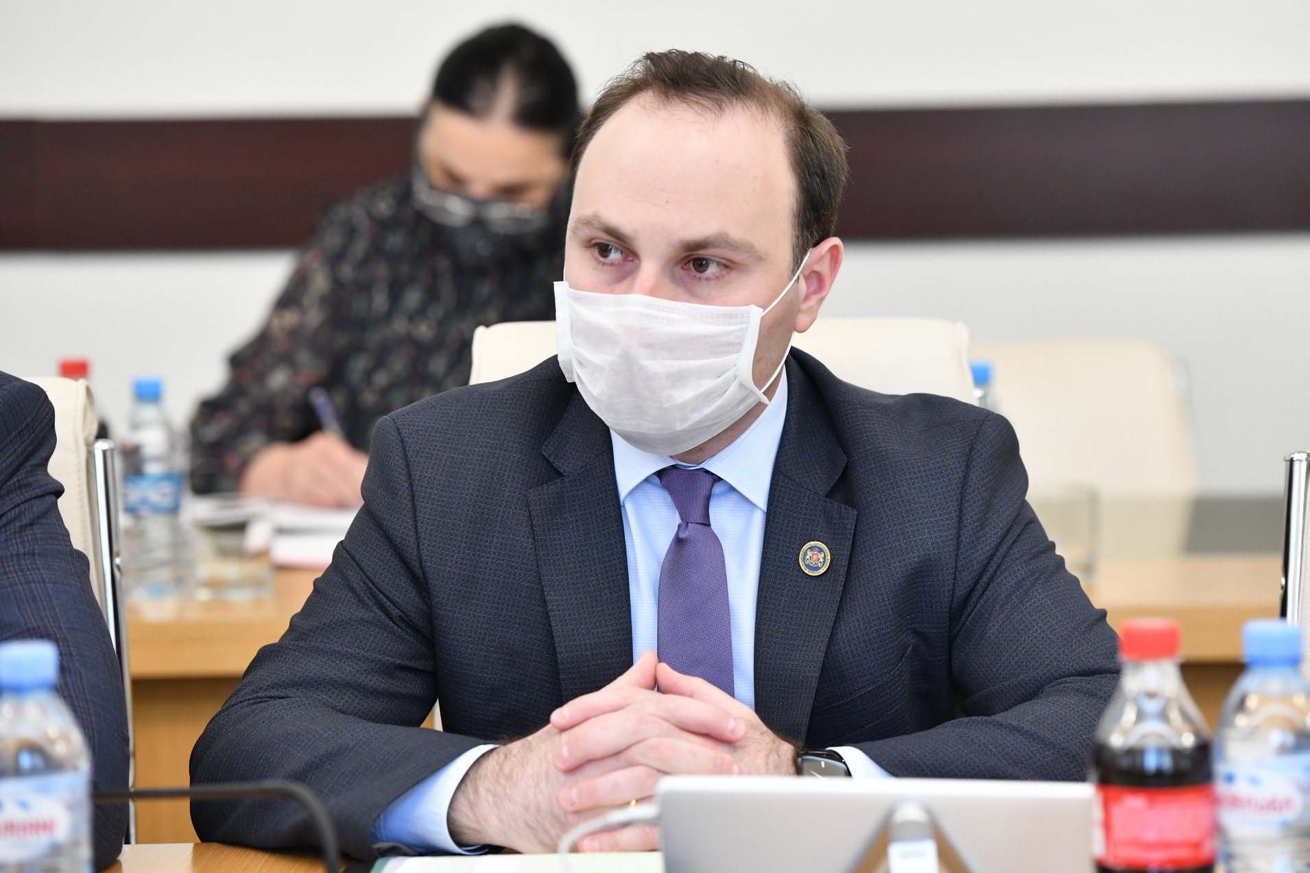 В Грузии вводят штрафы за проведения свадеб и поминок во время пандемии