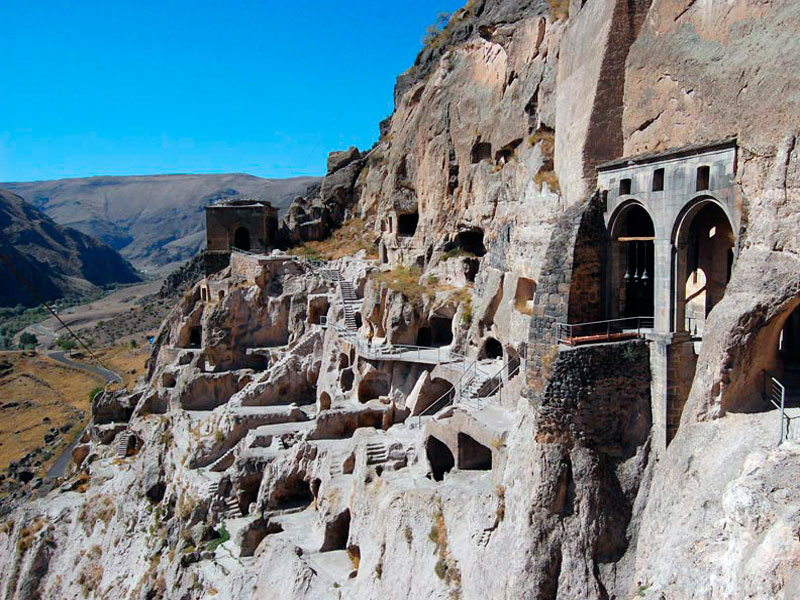 Вардзия и Уплисцихе возобновляют прием посетителей по сниженным тарифам