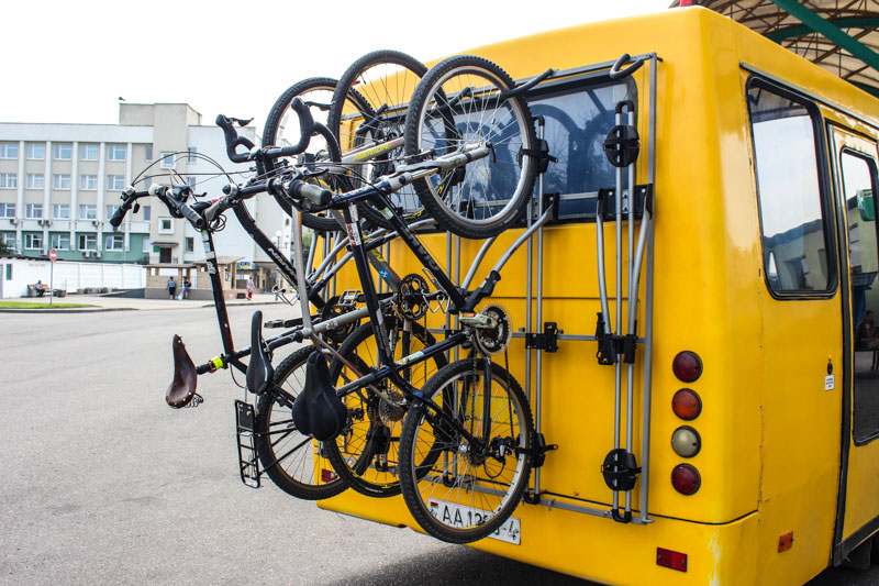 В Тбилиси к автобусам можно будет прикреплять свои велосипеды и так перемещаться по городу