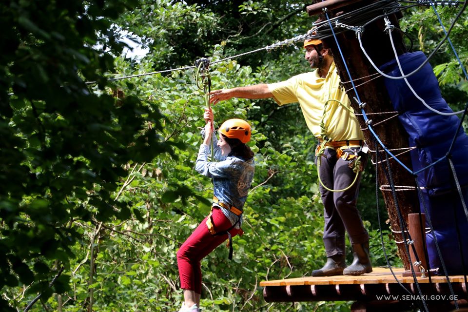 В Нокалакеви близ Сенаки построен канатный парк и зиплайн