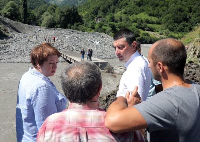 Премьер-министр Грузии ознакомился с ситуацией в селах пострадавших от стихии в Раче