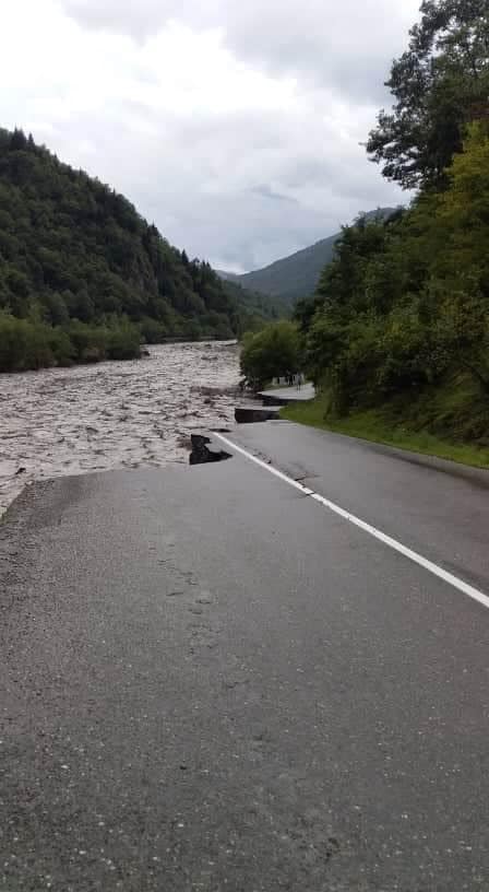В Раче сильные дожди вызвали половодье на реках и наводнения