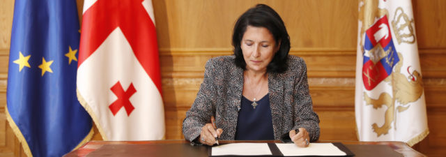 Саломе Зурабишвили помиловала 8 осужденных