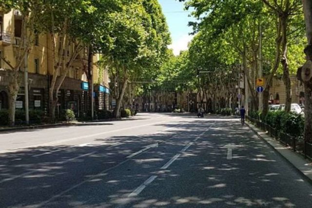 Проспект Чавчавадзе полностью приспособлен для работы общественного транспорта и комфорта пешеходов