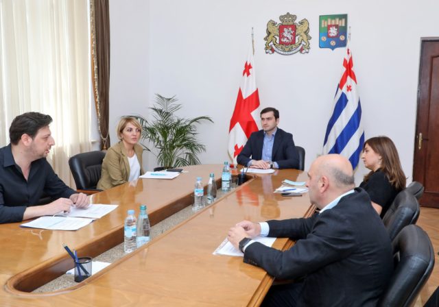 получили разрешение на въезд