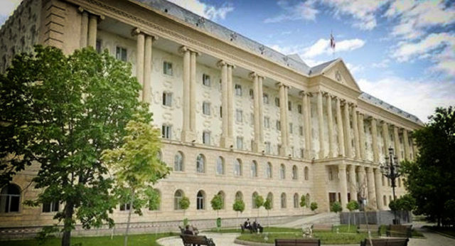 В «Тбилисской центральной больнице» назвали абсурдом обвинения прокуратуры. Медики встали на защиту своих коллег