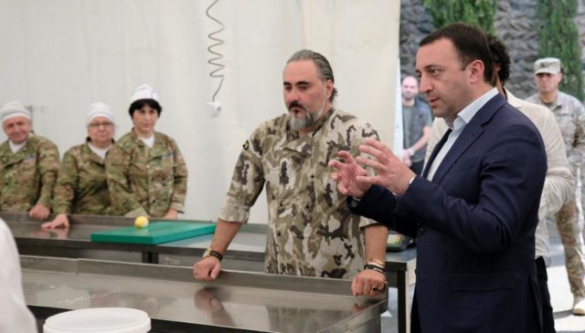 В Грузии для армии подготовили специальных шеф-поваров