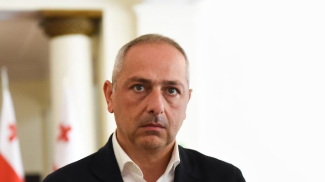 Грузия отказала в транзите оружия для Азербайджана и Армении