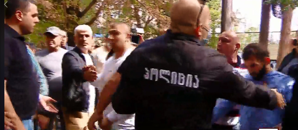 Конфронтация "Единого национальное движения" и "Грузинской мечты" продолжилась в Марнеули