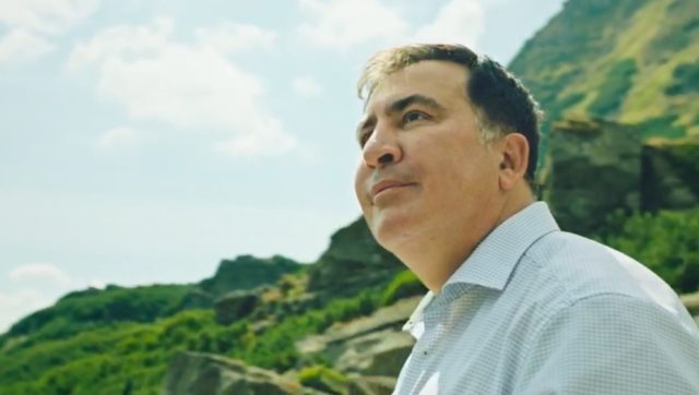 Саакашвили пообещал построить аэропорт в селе Чорвила