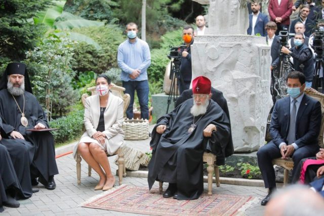 Тбилисская духовная академия присвоила Илие Второму звание почетного доктора