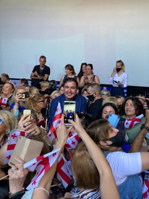 Саакашвили провел предвыборную встречу с грузинскими эмигрантами в Афинах