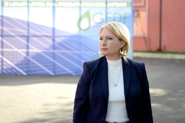 В Грузии на крышах школ установят солнечные батареи