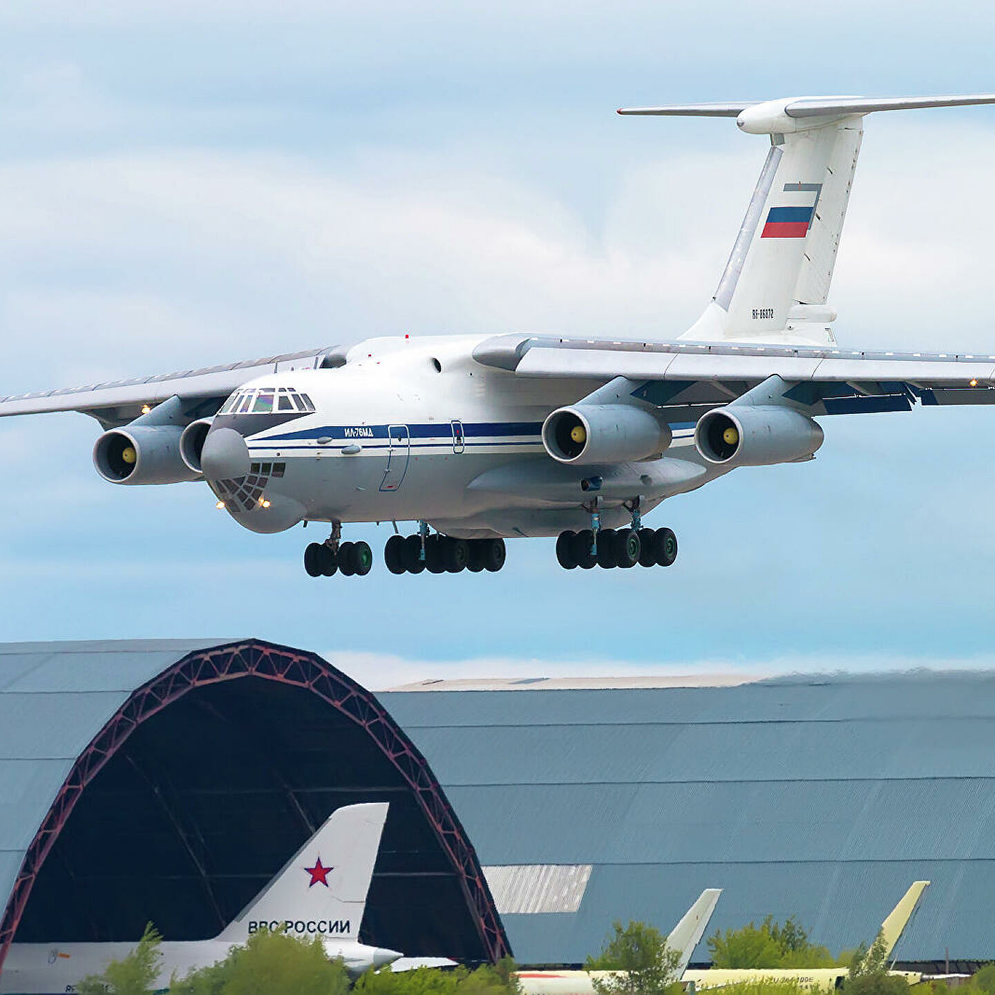 Грузия временно открыла небо для российских миротворцев в Карабахе