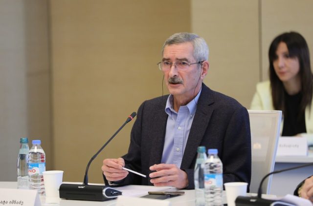 Паата Имнадзе: сейчас у нас в день до десяти тысяч новых больных коронавирусом