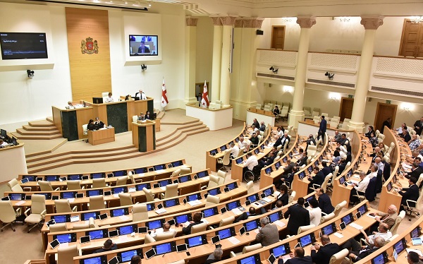Парламент Грузии утвердил пакет законопроектов об ужесточении миграционной политики