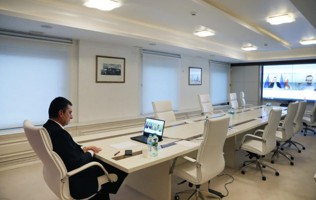 Правительство Грузии во главе с премьер-министром Георгием Гахария уйдет в отставку