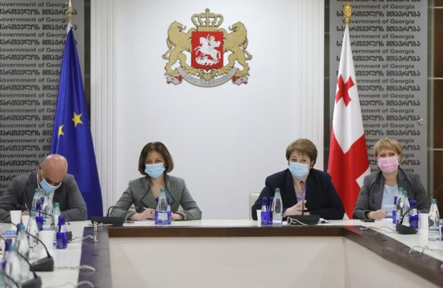 Правительство Грузии ослабили ограничения для торговых центров