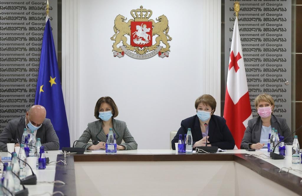 Правительство Грузии ослабили ограничения для торговых центров