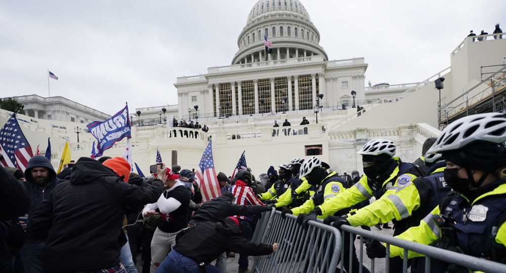Сторонники Трампа ворвались в Конгресс сорвали утверждение итогов выборов, четверо человек погибли