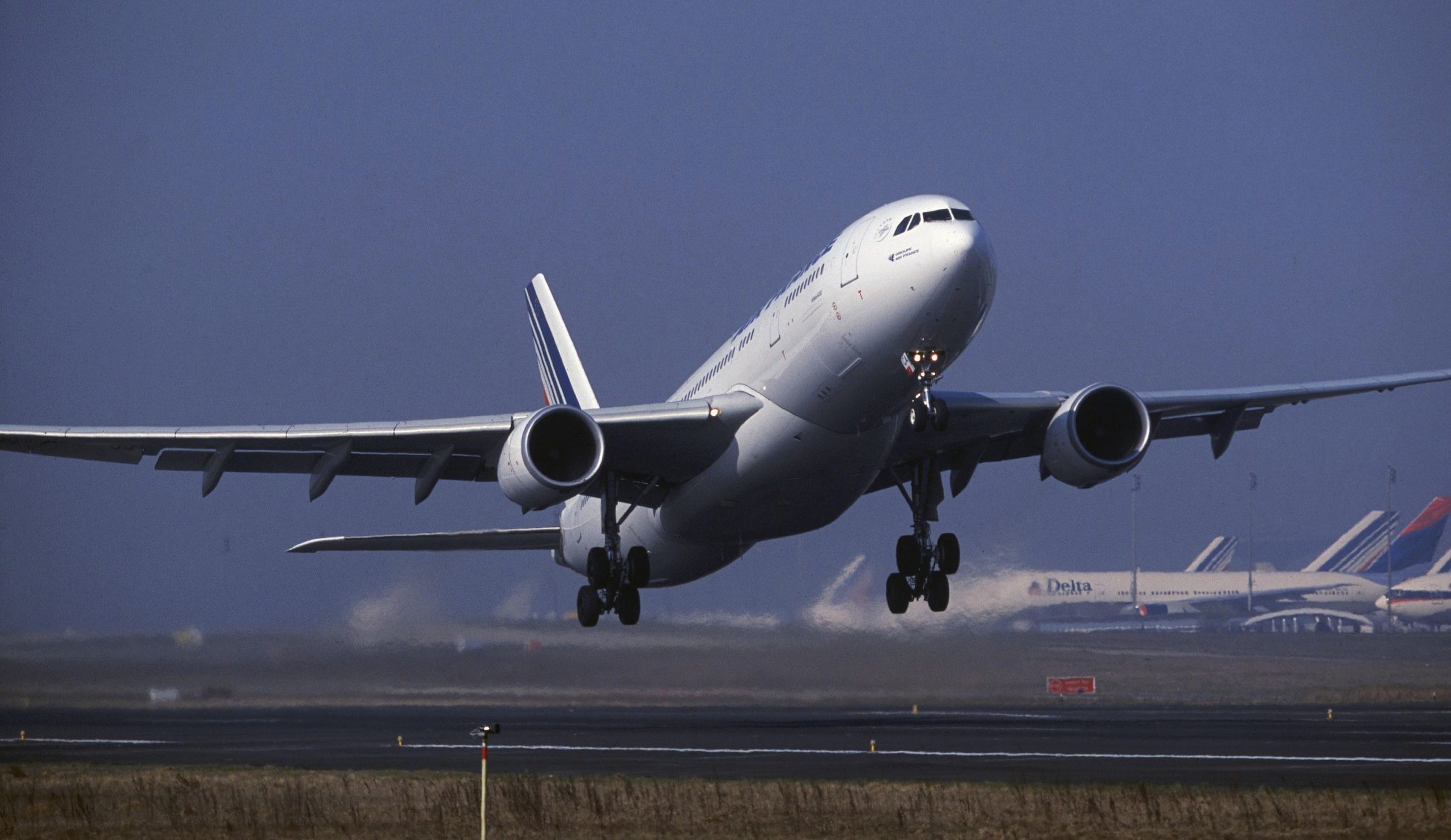 Грузия полностью отменит запрет на регулярное авиасообщение с 1 февраля