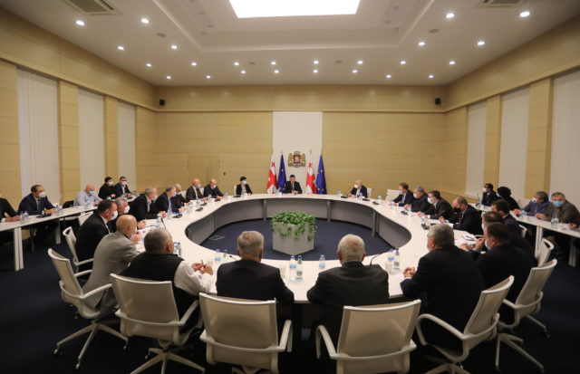 Премьер-министр Грузии встретился с крупными работодателями страны