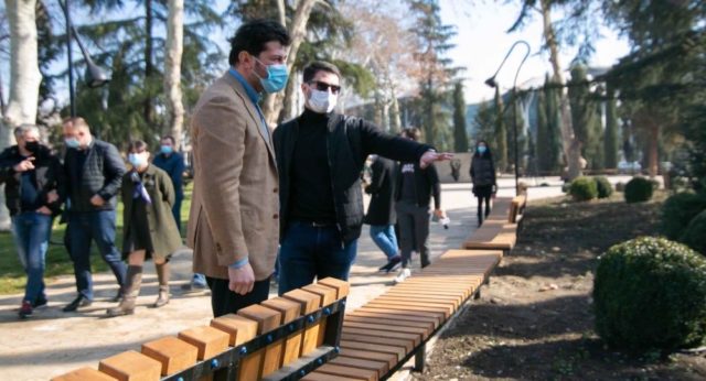 В Тбилиси заканчиваются восстановительные работы в парках "Дедаэна" и имени 9 марта