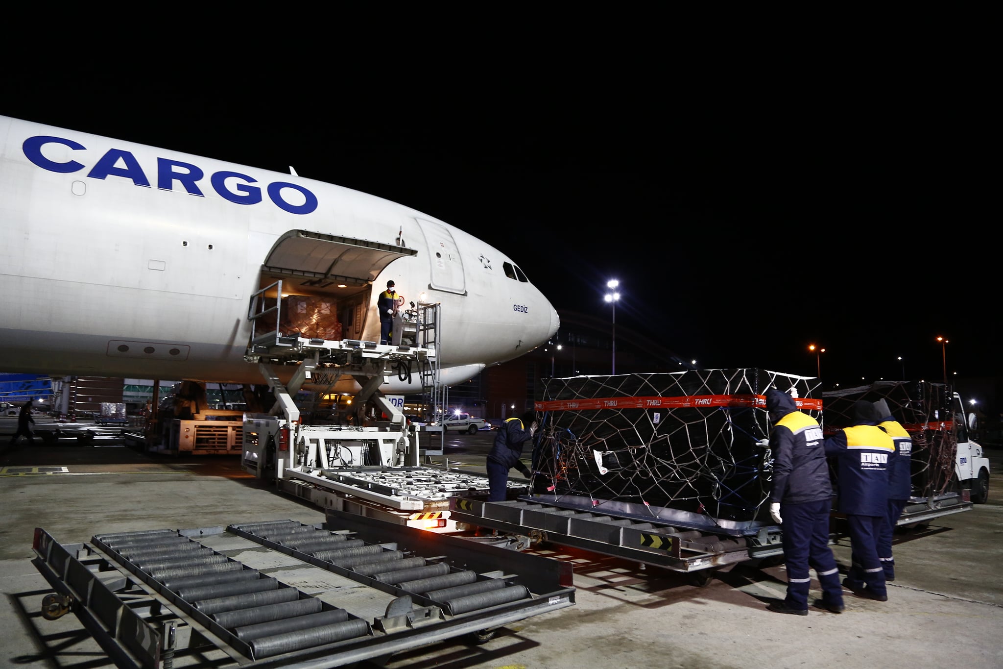 Первая партия вакцины от коронавируса компании Pfizer доставлена в Грузию