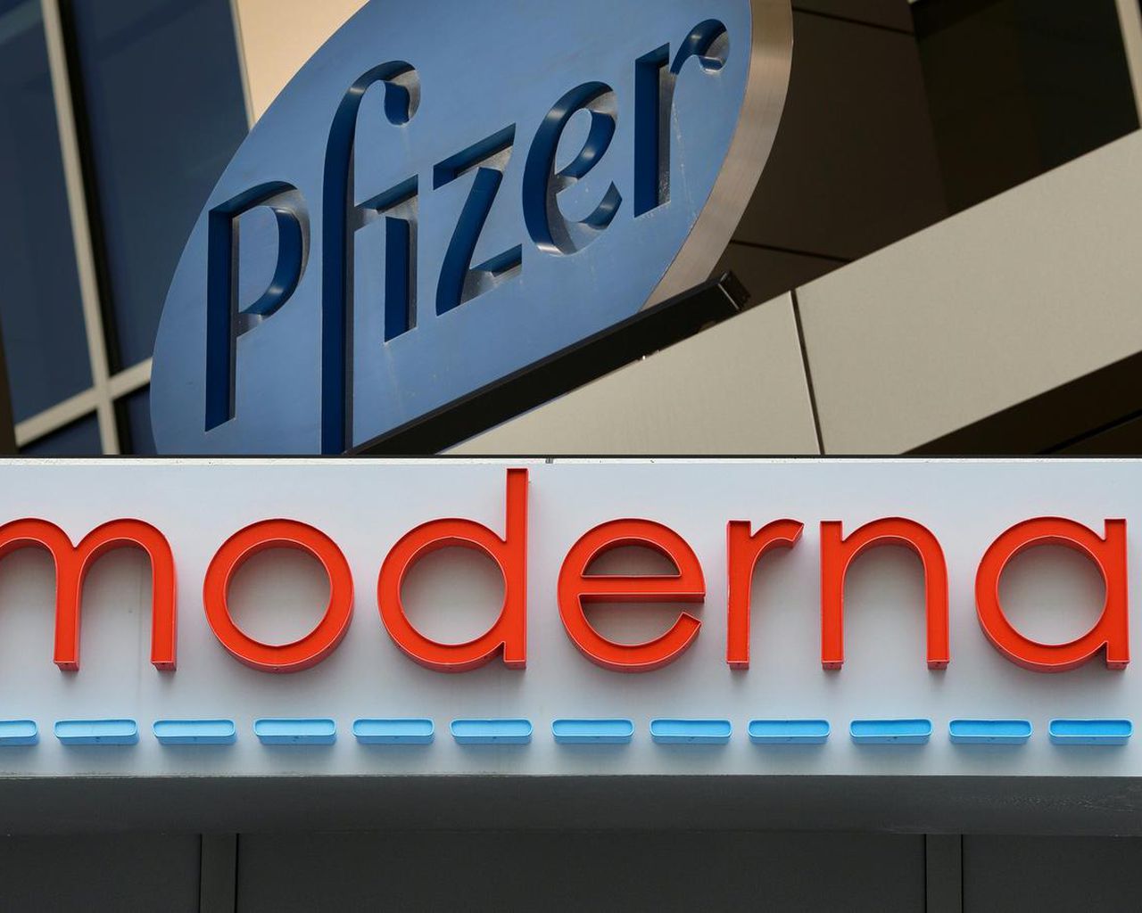 Вакцины Pfizer и Moderna от COVID-19 эффективны на 90%