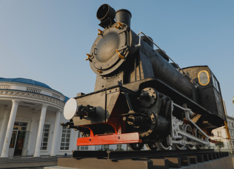 В Поти восстановлен памятник паровозу