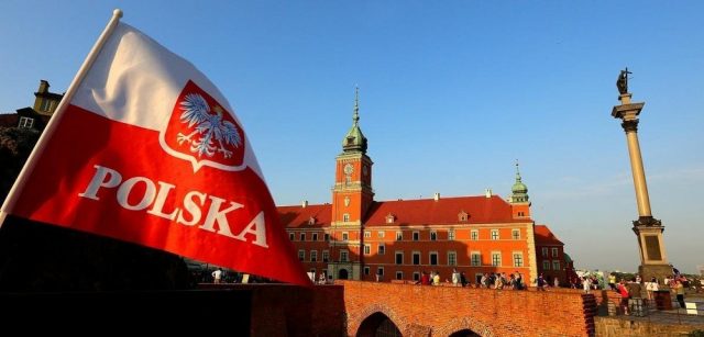 Польша запретила россиянам въезд через свои морские и воздушные коридоры