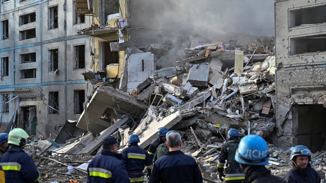 Украина подверглась массированным обстрелам, Россия отвечает на удар по Крымскому мосту