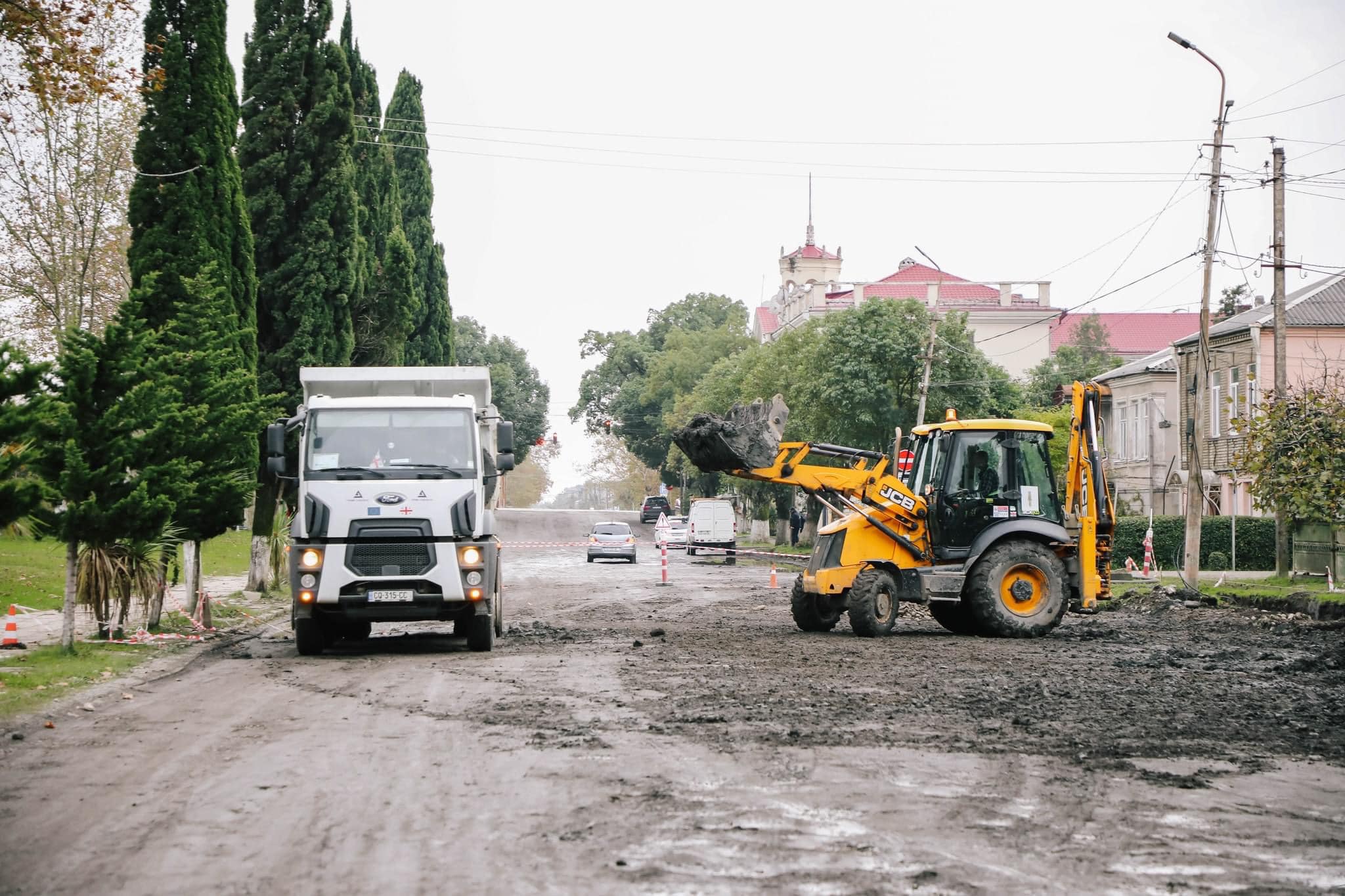В Поти начались работы по полному ремонту дороги на набережной имени Нико Николадзе