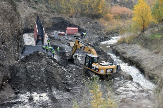 Продолжается укрепление обрушившегося склона в ущелье Вере